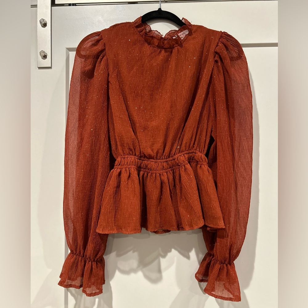 ✨FLATTERING✨ MINE Peplum Blouse